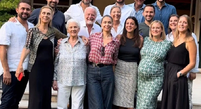 Compleanno in casa De Laurentiis: tutti riuniti per la festa della moglie del presidente | FOTO