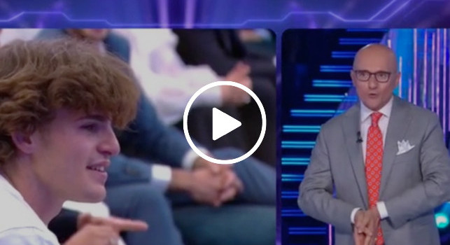 Grande Fratello, Signorini difende Napoli e zittisce Paolo Masella: replica da applausi! | VIDEO