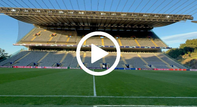 L'incredibile stadio del Braga: guardate dove giocherà il Napoli domani | VIDEO