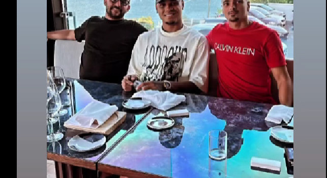 Natan sempre più napoletano: pranzo con un amico del Napoli Futsal in città | FOTO