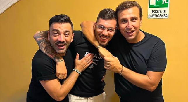 Gianluca Gaetano, che risate con Pio e Amedeo a Napoli | FOTO