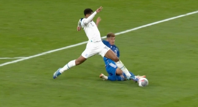 Inghilterra-Italia 1-1 - Di Lorenzo atterra Rashford in area: rigore segnato da Kane, l'azzurro era diffidato | FOTO