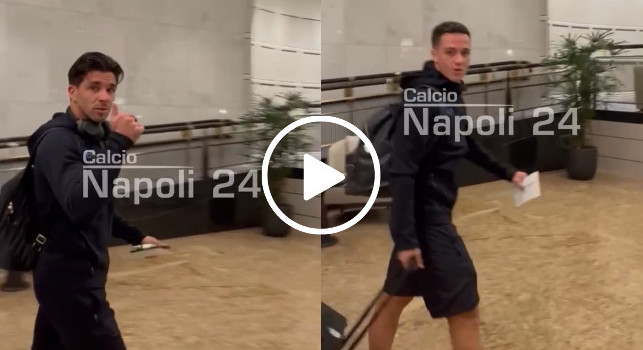 L'arrivo del Napoli in hotel a Berlino: azzurri carichi e concentrati! | VIDEO CN24