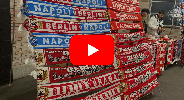Union Berlino-Napoli, all'Olympiastadion vendono le sciarpe in…metropolitana! | VIDEO CN24