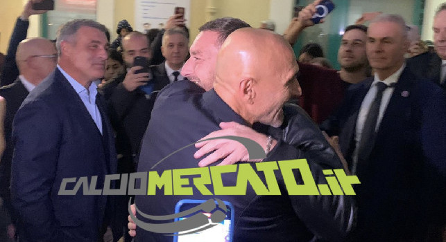 Spalletti-Totti, arriva finalmente la pace! L'abbraccio 6 anni dopo | FOTO