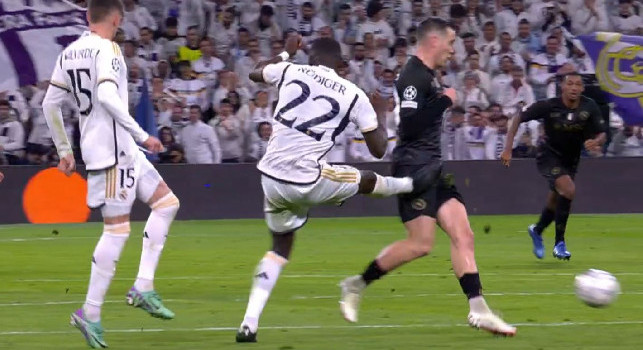Manca l'espulsione di Rudiger, graziato dall'arbitro Francois Letexier
