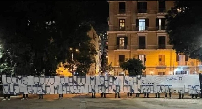 I tifosi del Napoli rispondono agli interisti, spunta lo striscione: Come godo quando mi chiami infame... | FOTO