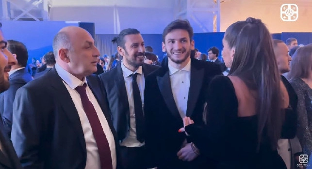 Kvaratskhelia, l'entourage: Sta bene, con Conte vuole migliorare! Rinnovo? Dipende da...