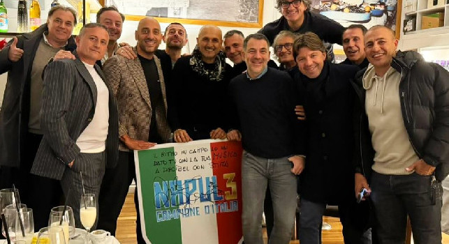 Spalletti, cena a Napoli con amici e tifosi! Regalo speciale per Decibel Bellini | FOTO