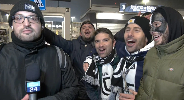 Sfottò Juve, tifosi cantano Oje vita mia a CalcioNapoli24 TV: spunta Pulcinella juventino | VIDEO CN24