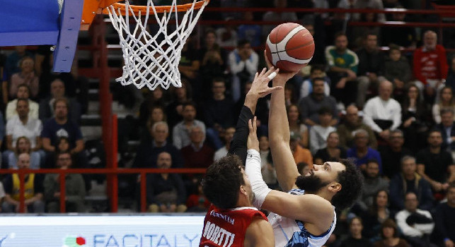 GeVi Napoli Basket-Reggio Emilia 87-89: altra sconfitta per la squadra di Milicic | VIDEO CN24