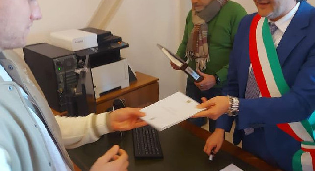 UFFICIALE - Conferita la cittadinanza italiana a Piotr Zielinski dal comune di Giugliano| FOTO