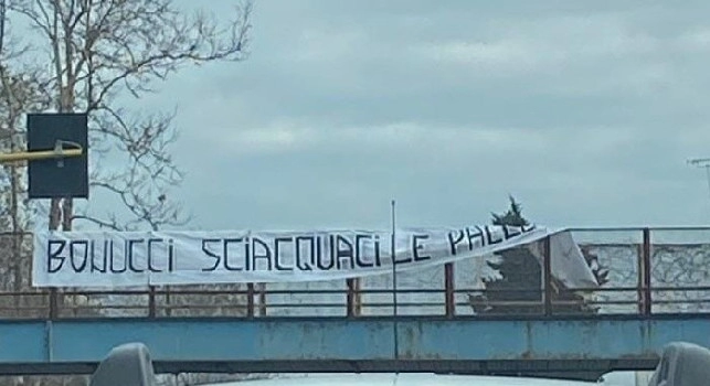 Striscione choc a Roma contro Bonucci dopo la trattativa saltata | FOTO
