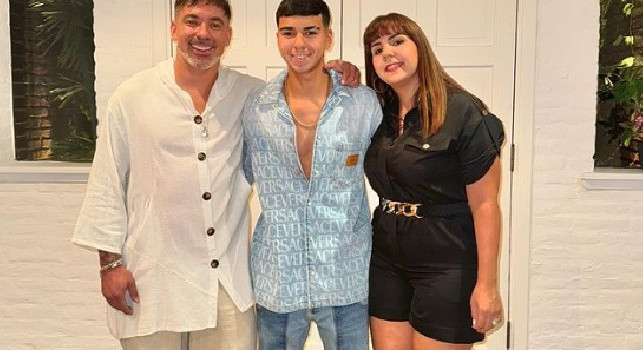 La cosa pi&ugrave; grande che ho Lavezzi riabbraccia il figlio | FOTO