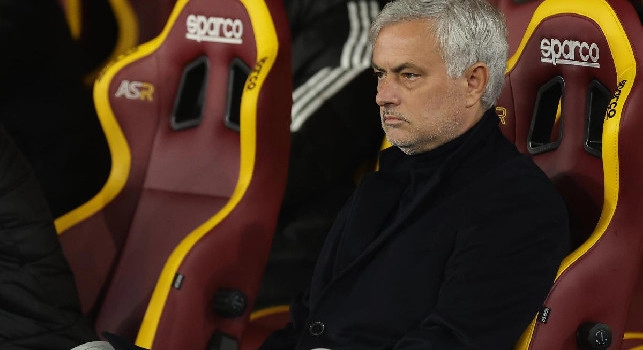 Operazione chirurgica per Mourinho: il messaggio del tecnico del Fenerbahce