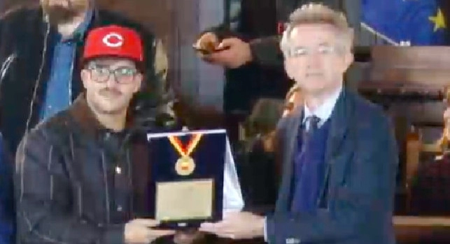 Geolier: Sanremo? Il risultato conta poco, volevo riportare il napoletano al Festival. Quando un prodotto esce dalla città diventa di proprietà dei napoletani