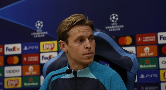 De Jong in conferenza: Gli ottavi ci mancavano, vogliamo far bene! Il Napoli non va sottovalutato, su Kvara... | VIDEO