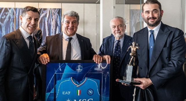 Scambio di doni col Napoli: si conclude il pranzo UEFA con gli amici del Barcellona | FOTO