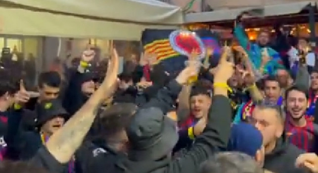 Napoli-Barcellona, invasione dei tifosi blaugrana per le strade della citt&agrave; | VIDEO