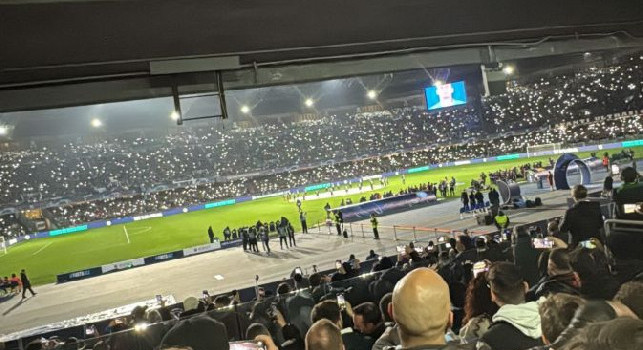 Ngonge fa il tifo dalla tribuna: Andiamo ragazzi forza Napoli sempre