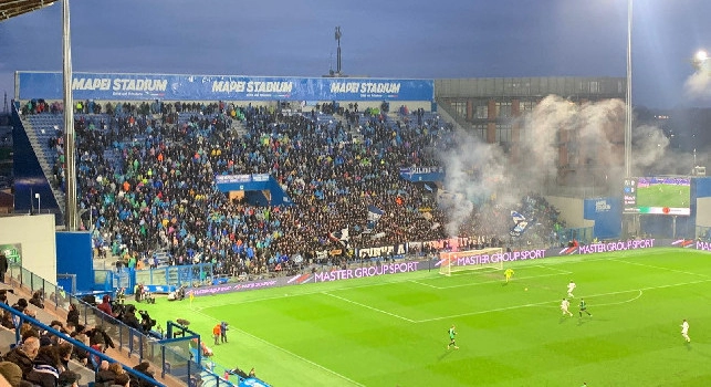 Sassuolo-Napoli, settore ospiti pieno: al Mapei si sentono solo i tifosi azzurri | FOTO