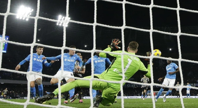 La zampata di Raspadori ed il 'gesto' di Chiesa al gol: le emozioni di Napoli-Juventus 2-1 | FOTOGALLERY CN24