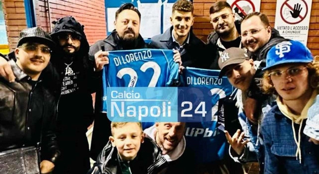Napoli, Geolier mostra una collezione di cimeli di Maradona da brividi! | VIDEO