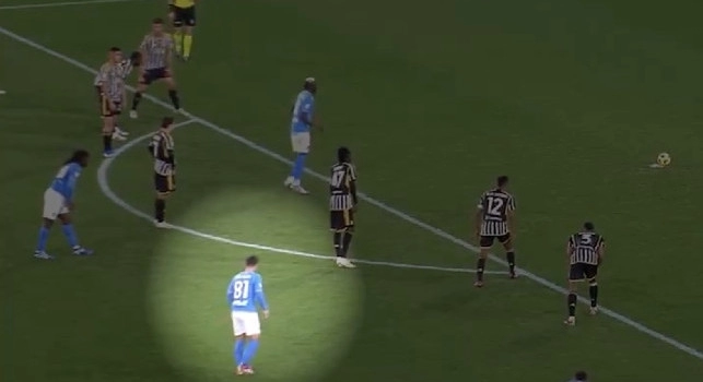 Dazn fa notare la tattica di Raspadori sul rigore: guardate cosa fa | VIDEO