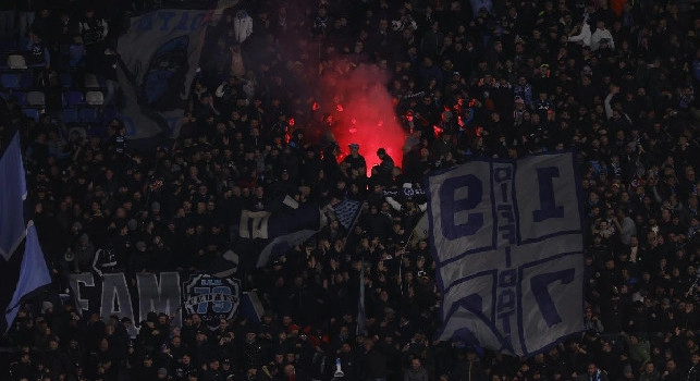 Ultras Napoli, stasera alle 21 fiaccolata in Curva B nel ricordo di Maradona