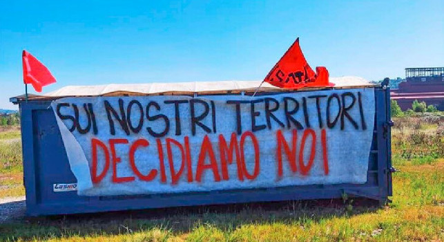 'No allo stadio!, manifestazione delle associazioni di Bagnoli contro il progetto De Laurentiis