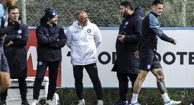 SSC Napoli, Calzona concede un giorno di riposo alla squadra: gli allenamenti riprenderanno domani