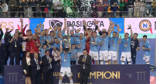 Congratulazioni! La SSCN festeggia il trionfo di MoMap Napoli Futsal in Coppa Italia | FOTO