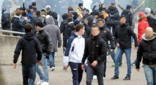 Scontri prima del derby Roma-Lazio: già un arresto fuori lo stadio Olimpico | VIDEO