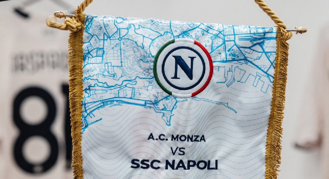 Dietro le quinte, scatto dallo spogliatoio: ecco la divisa per Monza-Napoli | FOTO