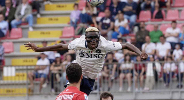 Sky - Osimhen ha saltato 2 metri e 23 centimetri sul gol, salto alla Michael Jordan