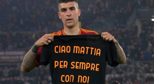 Roma-Milan: Mancini segna e dedica una maglia a Mattia Giani