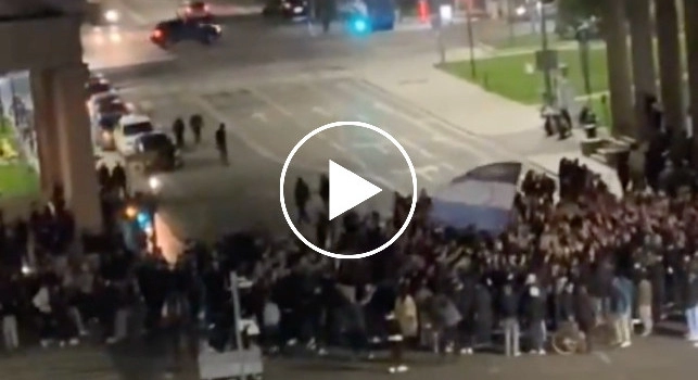 L'Atalanta supera il Liverpool, ma i tifosi festeggiano con: Noi non siamo napoletani | VIDEO