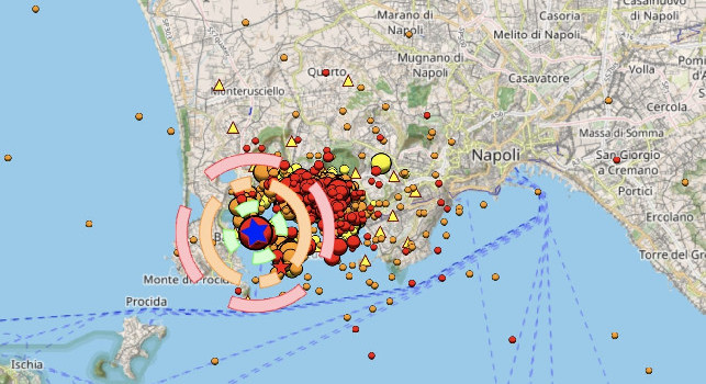 Terremoto Napoli ai Campi Flegrei, forte scossa all'alba: magnitudo, epicentro e orario