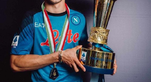 Lozano ricorda il terzo scudetto Napoli: Già passato un anno da quel bellissimo momento | FOTO