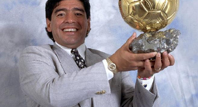 Ritrovato in Francia il Pallone vinto da Maradona: Mi dissero che Diego non l'aveva mai vinto