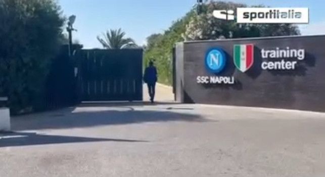 Manna a Castel Volturno, le prime immagini del nuovo ds del Napoli | FOTO
