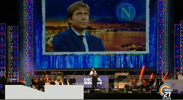 Peppe Iodice manda un messaggio a Conte, esplode il Maradona quando viene inquadrato il mister!  FOTO