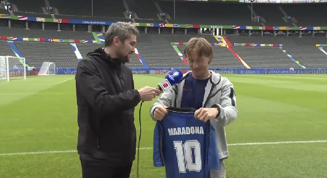 Modric: Un onore ricevere in regalo la maglietta di Diego Armando Maradona, lui è il più grande