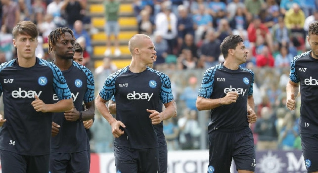 Kiss Kiss Napoli - Il Napoli ha offerto prima Ostigard e poi Simeone ad un altro club di Serie A, i dettagli