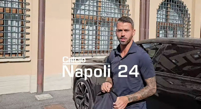 DIRETTA - Spinazzola arrivato a Villa Stuart per le visite mediche con il Napoli | VIDEO CN24