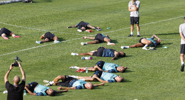 Giocatori del Napoli stremati dopo il primo allenamento di Conte | VIDEO CN24