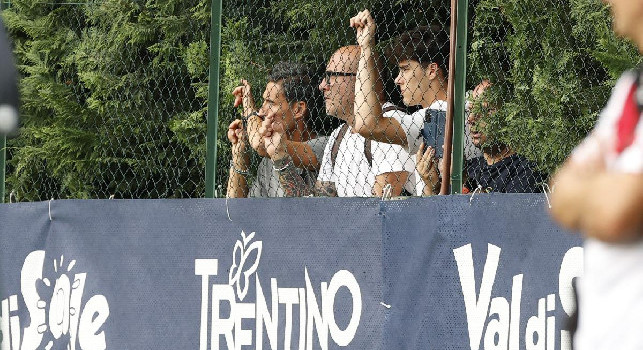 Amichevole Napoli-Mantova: tifosi allontanati da dietro le panchine, tentavano di vedere la partita | FOTO CN24