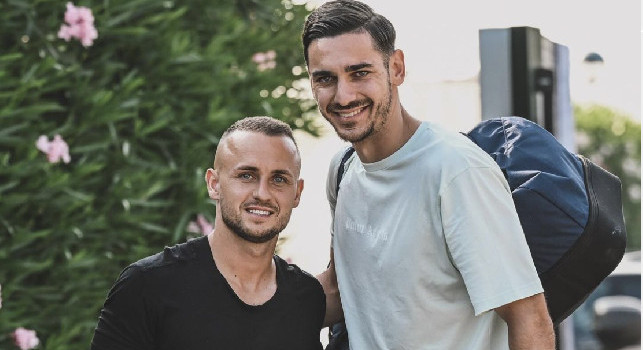 Lobotka e Meret tornati a Napoli: tappa a Castel Volturno per i test atletici in vista del ritiro | FOTO