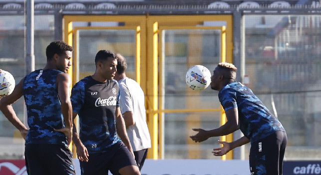 Victor Osimhen 'innamorato' del pallone: guardate cosa ha fatto ieri in allenamento | FOTO