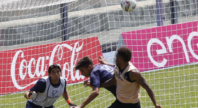 Schema Napoli su calcio d'angolo, gol di Ngonge contro la Cavese | FOTOGALLERY